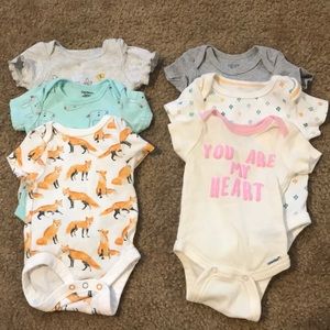 6 onesies Newborn Girl